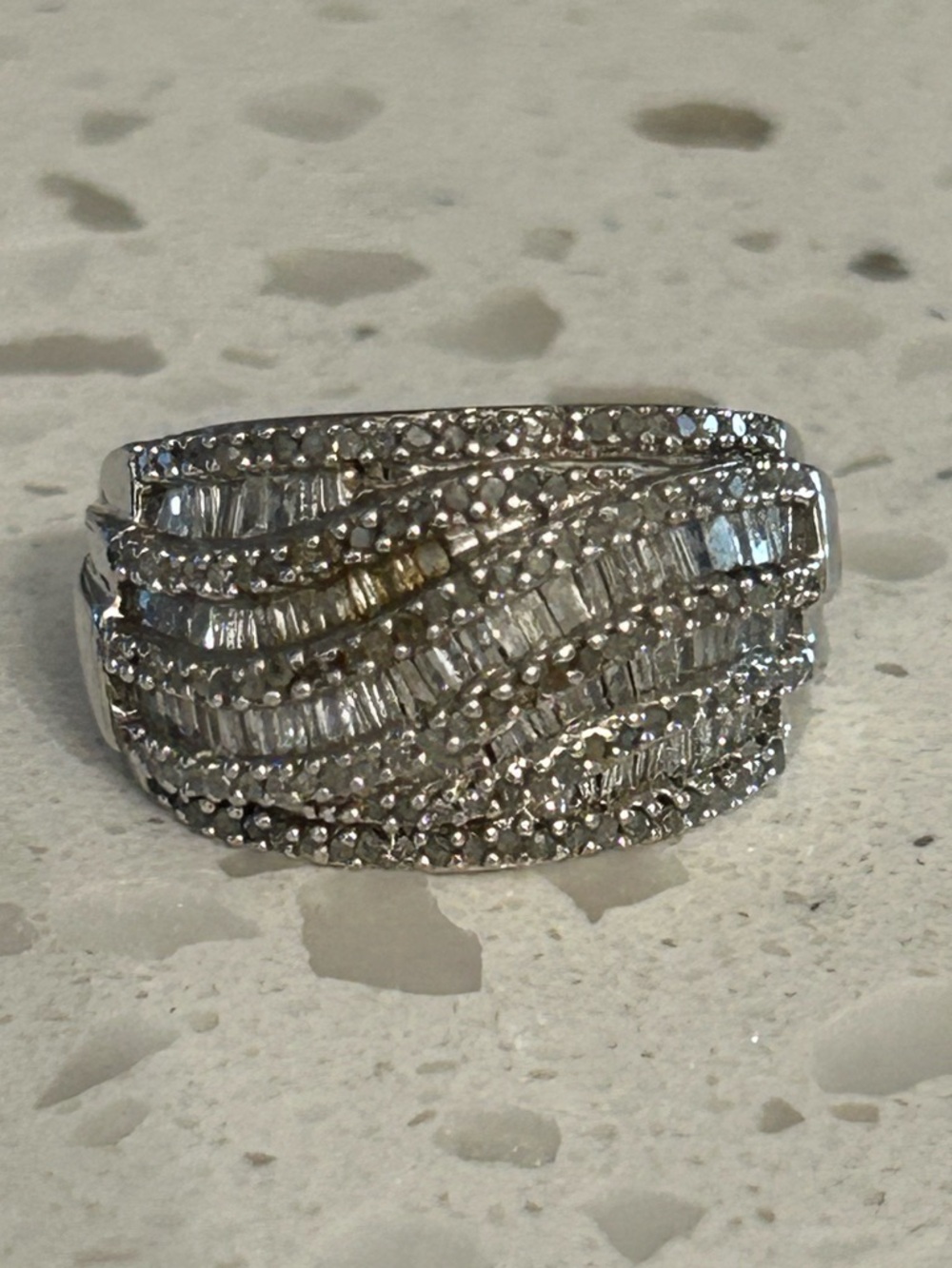 Stunning Diamond &Sterling silver ring ⭐️